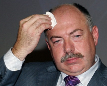 Пискун убежал во Францию, чтобы не пойти по стопам кума Мельника?