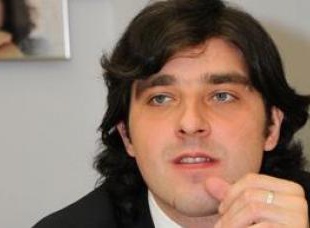 Признание во взломе сайта Партии Регионов у директора PR агентства выбивали кулаками