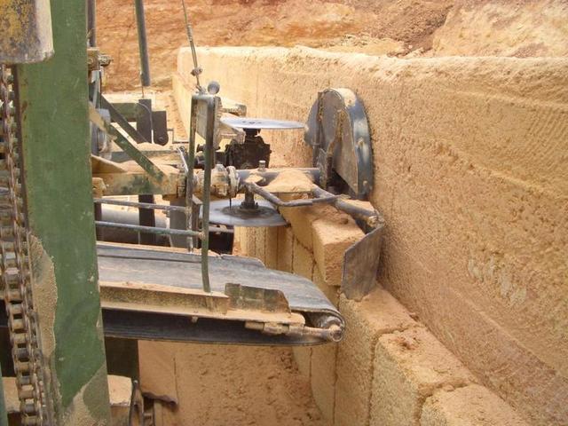 Захват карьера и мэрского кресла