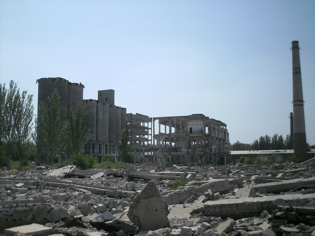 В Константиновке идёт стекольная война