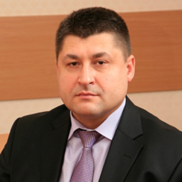 Генерала «шпионы» кормят