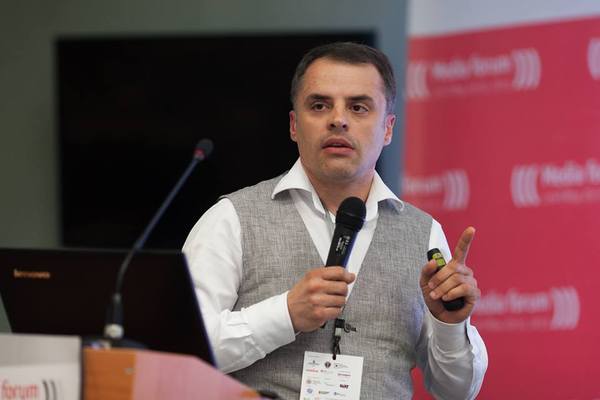 Редактор "Експресу": режисера Іллєнка "лікував" Новицький, якого привів Тягнибок