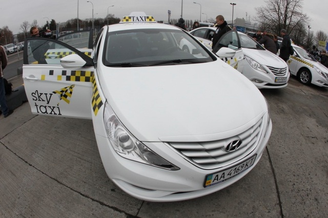 Таксі Колеснікова щомісяця розоряє "Бориспіль" на мільйон гривень