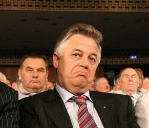 Неизвестные ломятся в дом к Симоненко