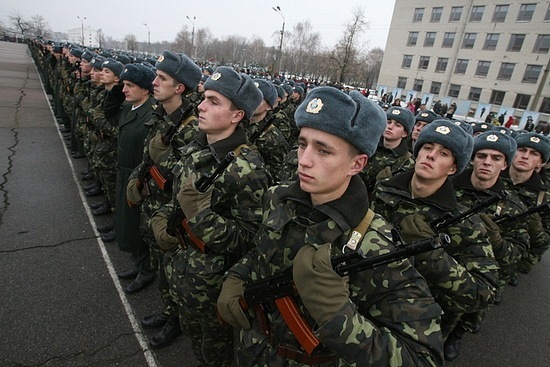 Голова Міноборони: Війська переведено у найвищій ступінь готовності