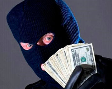 Откуда у нового директора департамента материально-технического обеспечения МВД Бакумова — 100 тысяч долларов в спальне? Вопрос, конечно, смешной, но все же