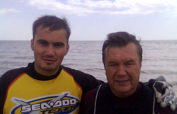 Витька Янукович говорит, что стояла задача физически уничтожить Батю и "семью"