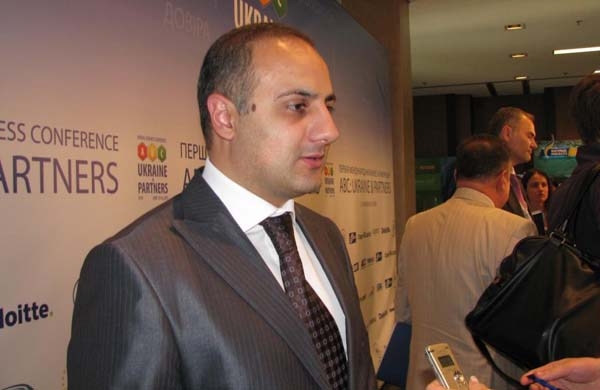 Как в Нацкомфинуслуг отмывали деньги для “Семьи”