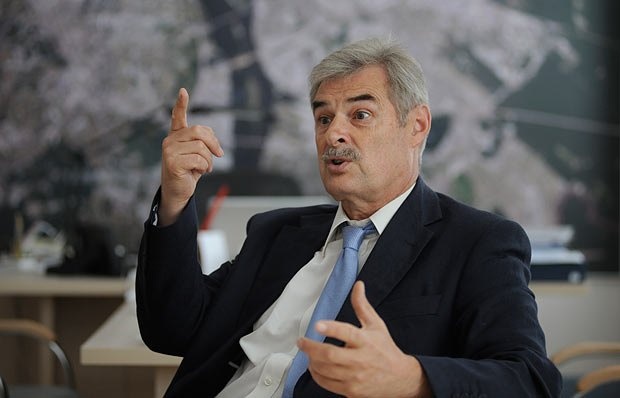 Минрегионстрой не разрешает Бондаренко уволить Целовальника