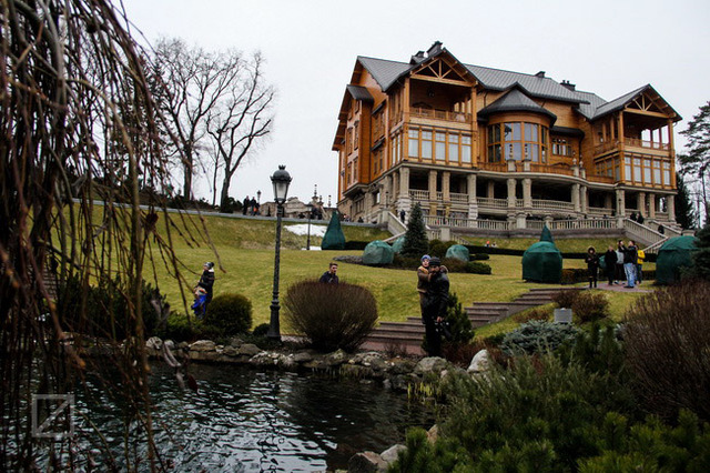 У Яценюка придумали, як розпродати "Межигір’я" і майно корупціонерів