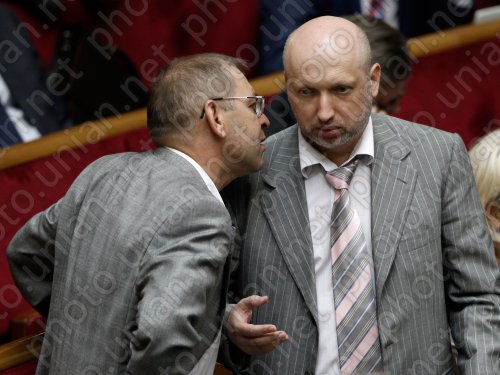 Турчинов с Пашинським обвиняют активистов Майдана в разграблении сокровищ Януковича