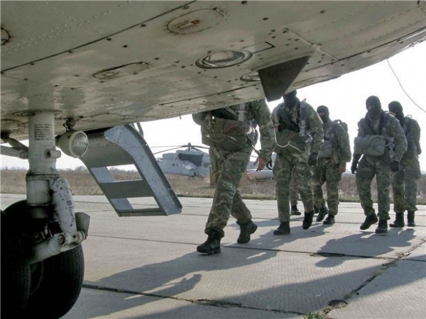 В стране 30 000 спецназовцев, а врага бьют ополченцы