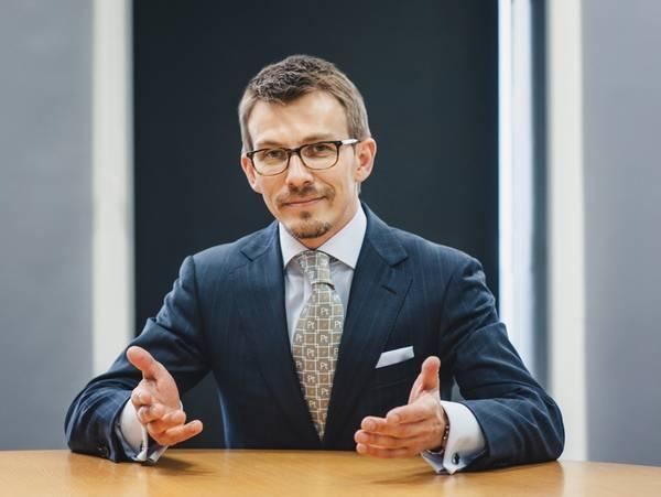 Экс-член нового Кабмина: Чиновники обслуживают только себя и своих начальников