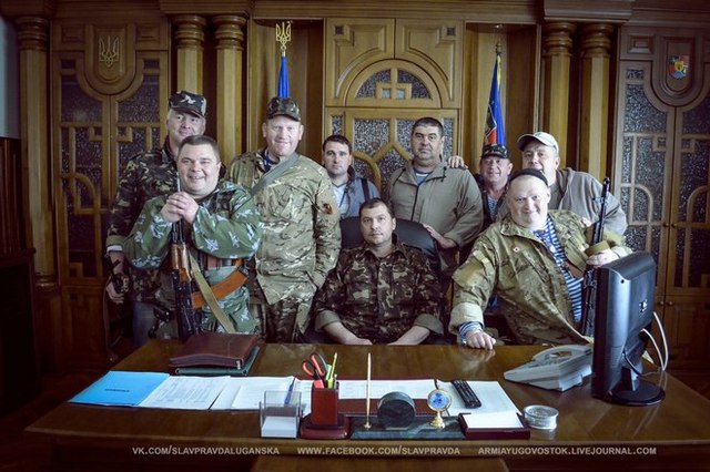 Террористы "ЛНР" занимаются рэкетом на луганских рынках