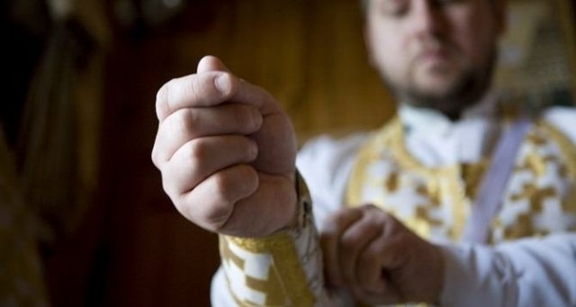 Батюшка із Московського патріархату влаштував у Луганську справжню інквізицію