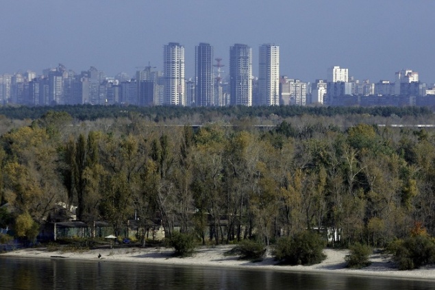 Чиновник незаконно отдал частникам 6,5 га на Трухановом острове