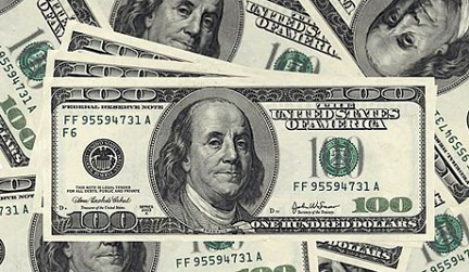 Банки Украины начнут активно лишать права на работу с долларом уже в июле