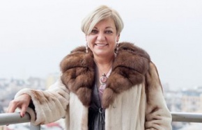 Сын Валерии Гонтаревой любит купаться в бассейне наполненном вином