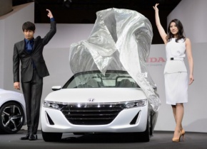 Прокуроры Запорожья предпочитают "японок"