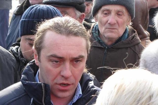 Свободовцы захватили два этажа киевской новостройки и заселили туда беженцев из Крыма