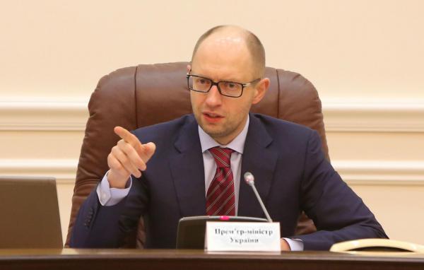 Яценюк уже шантажирует Порошенко