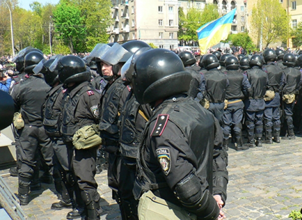 Колишні львівські «беркутівці» мстять активістам, які приїжджають в зону АТО