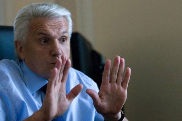 Литвин в ущерб армии попросил не отдавать арендуемые частной фирмой вертолеты