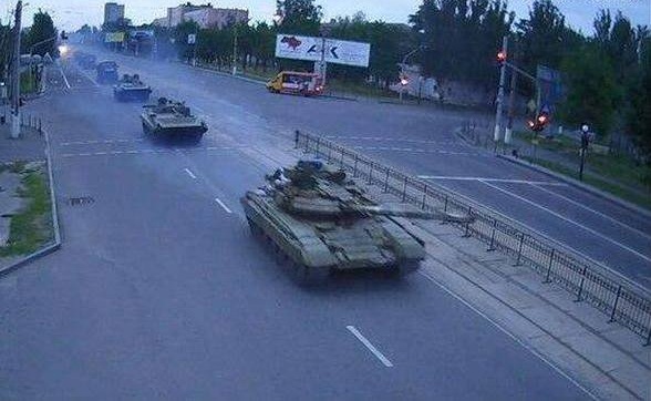 Еще одна «гуманитарная» колонна от Путина: 142 единицы военной техники