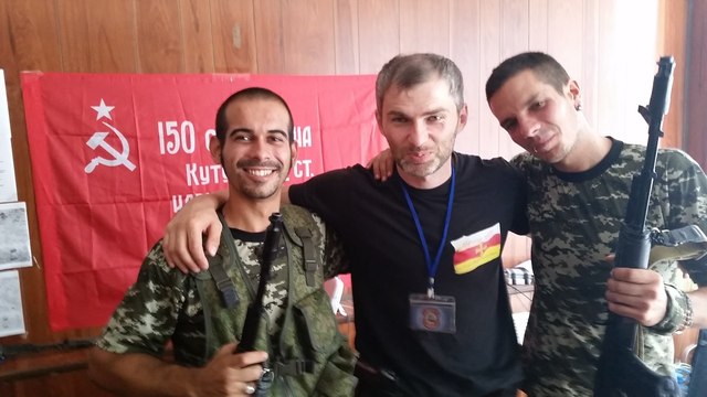 Лезгинка на площади в Донецке: осетинские террористы в «армии» ДНР