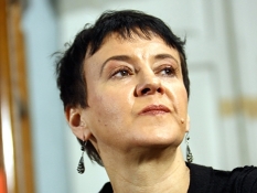 Забужко: У нас уже крові по коліна, а ми четвертий місяць удаємо дурників