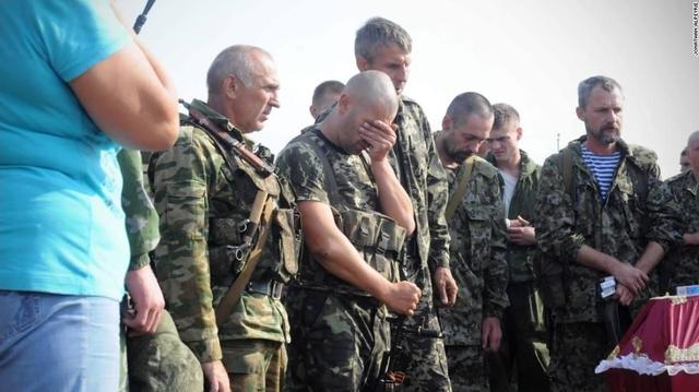 Редкие фото с похорон донецких наемников (ФОТО)