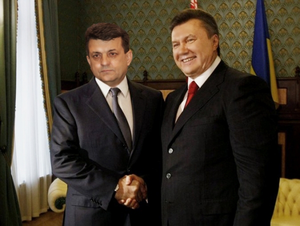 Винницкий губернатор Олейник "мочит" патриотов по команде Порошенко?