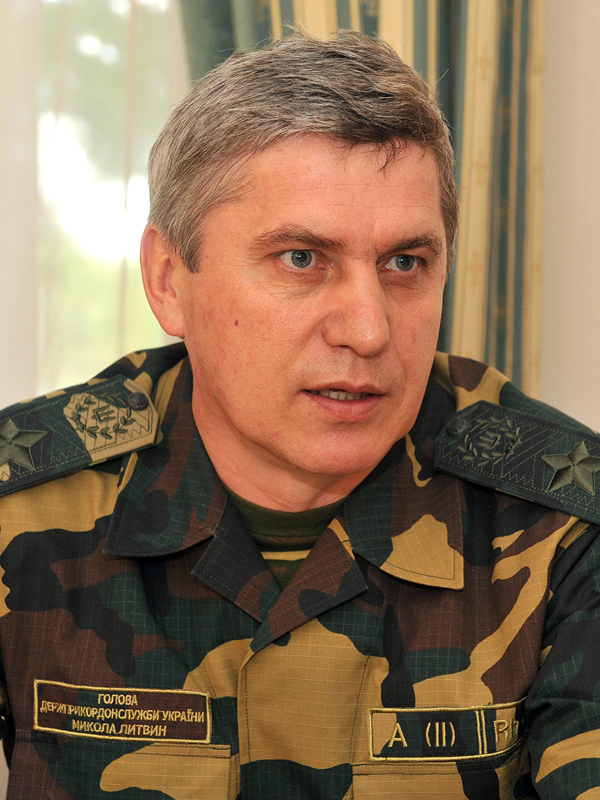 Генерала Литвина обвиняют в измене, которая привела к массовой гибели солдат