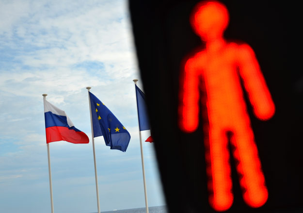 Евросоюз раскрыл имена людей, попавших под санкции