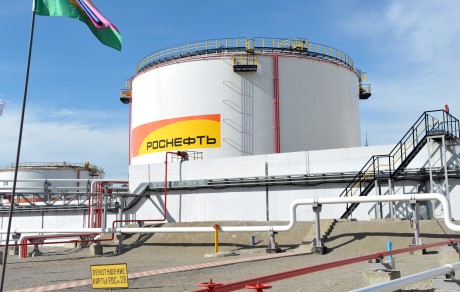 ПОПАВШИЕ ПОД САНКЦИИ «РОСНЕФТЬ» И НОВАТЭК ПОДДЕРЖАТ ДЕНЬГАМИ ИЗ ФНБ