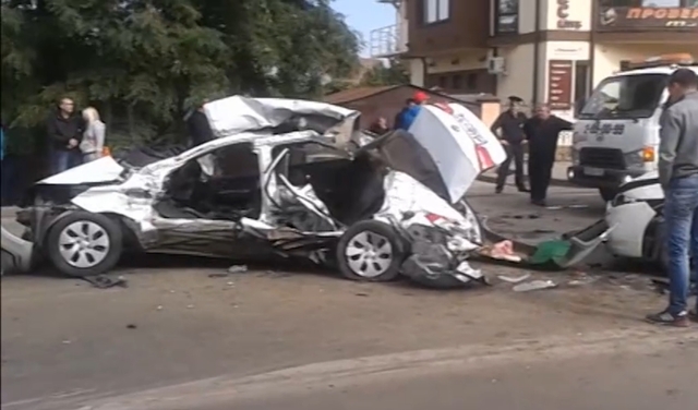 в Ростове военный «Тигр» протаранил около 10 машин, есть жертвы