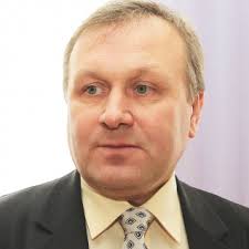 Голову Чернігівської облради Миколу Звєрєва намагалися кинути у сміттєвий бак. ВІДЕО