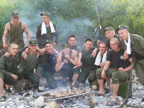 Как «российские шакалы» наслаждаются на пикнике(ФОТО)