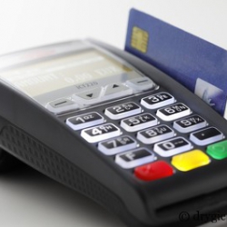 Дождались: в Украине запретили хранить на зарплатных карточках другие средства