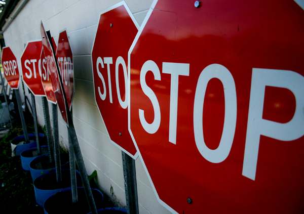 В России госчиновникам, силовикам и депутатам ограничат выезд из страны