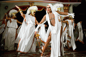 «Травести-шоу» в Антраците: провинившихся «казаков» одели в лифчики и юбки