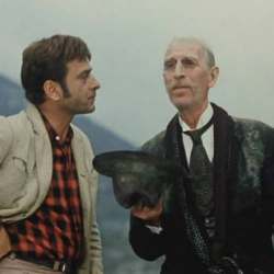 Благодаря НБУ владельцы золотых и платиновых карт в Украине стали бомжами!