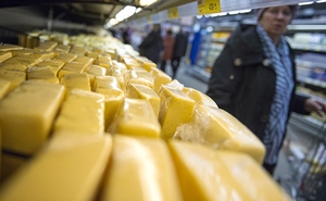 Роспотребнадзор запретил ввоз сыров из Украины