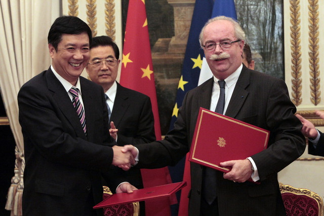 Погибший во "Внуково" магнат выступал за отмену санкций Запада против России