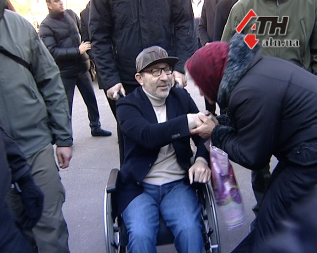 КАК КЕРНЕСУ ЦЕЛОВАЛИ РУКИ. ГОЛОСОВАНИЕ "ВИПОВ"