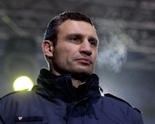 Потрапивши у під’їзді у засідку із чотирьох, Кличко не відмовився від тренування