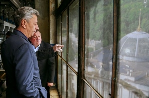 Регионалы в Украине популярнее Тимошенко и Ляшко