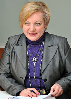 Гонтарева сообщила, что с 5-го ноября будет ежедневно продавать валюту на межбанке