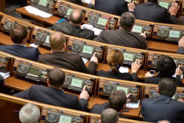 С четвертой власти в законодательную. Эволюция или деградация?