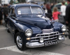 В Луганске «национализировали» коллекцию ретромобилей экс-регионала Владимира Ландика